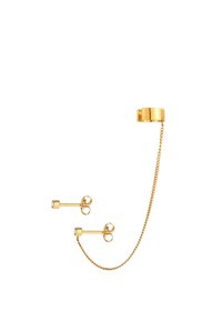 Set di gioielli in oro composto da un orecchino a cuffia e due orecchini a bottone. L'orecchino a cuffia ha una finitura liscia; gli orecchini a bottone presentano accenti di pietre trasparenti e catene delicate.