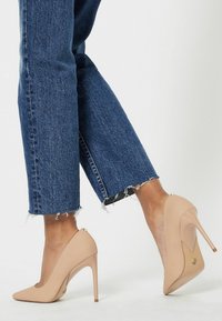 Lipsy COMFORT - Klassiska pumps - nude pink