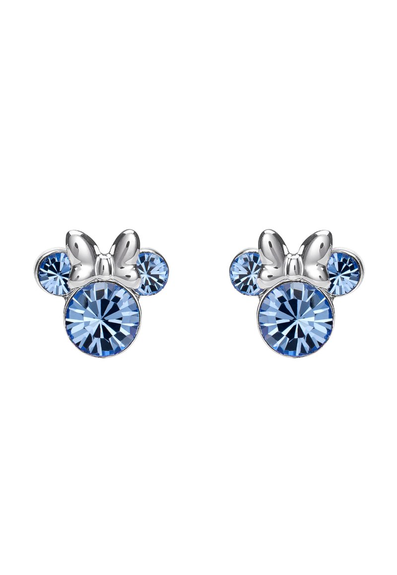 Boucles d'oreilles à clou en argent présentant trois cristaux facettés bleu clair et un détail en forme de nœud, créant une forme arrondie avec une finition brillante.