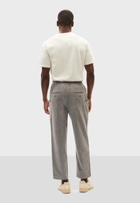 Thinking Mu SLACKS MAX - Pantaloni - light grey