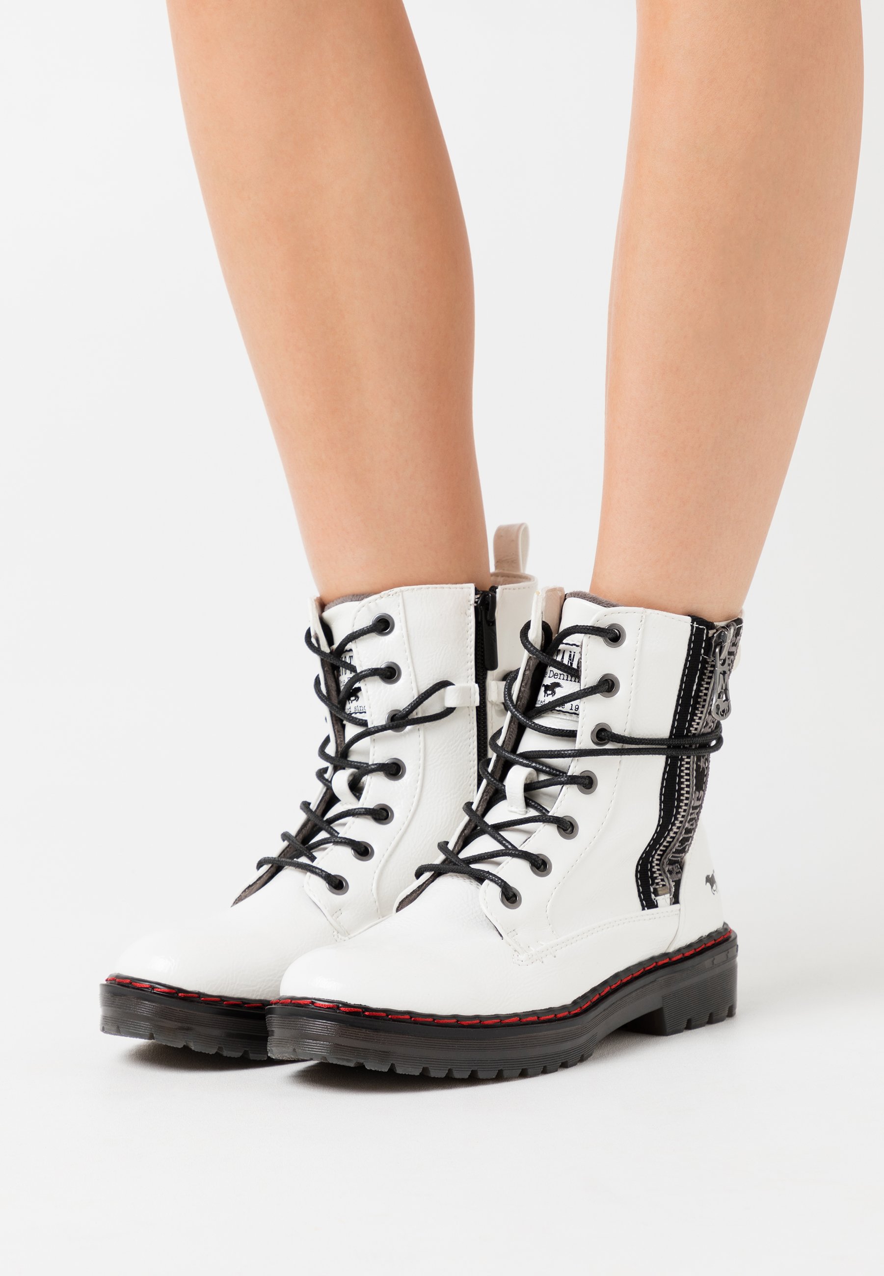 mustang white boots