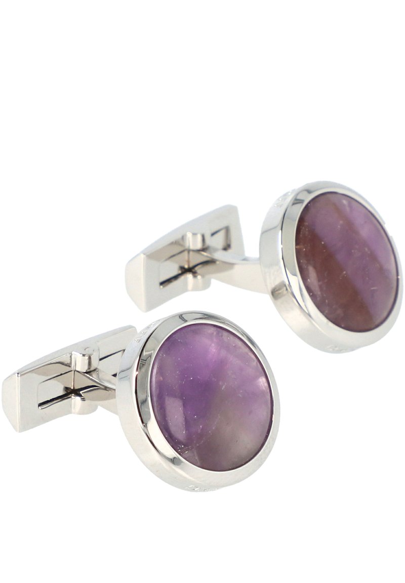 Silberne Manschettenknöpfe mit runden lila Steinen, polierter Oberfläche und sleekem Design. Die Steine zeigen subtile Farbnuancen.