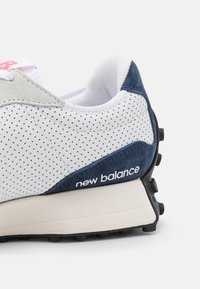 New Balance MS327 UNISEX - Sapatilhas - munsell white