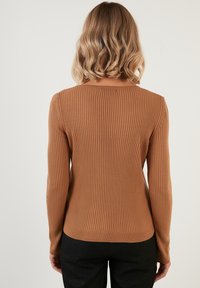 LELA REGULAR FIT - Maglione - caramel
