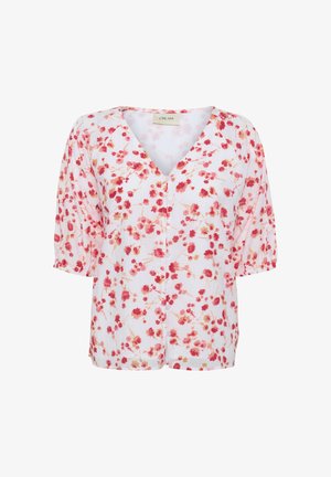 Blusa blanca con un patrón floral de flores rojas y amarillas, escote en V y parte delantera con botones; tela suave con mangas cortas y abullonadas.