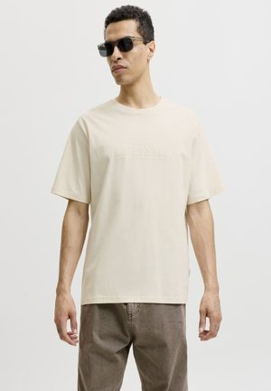 Jack & Jones, JORCATSKILLS MINIMAL TEE CREW NECK - Βασικό μπλουζάκι - antique white