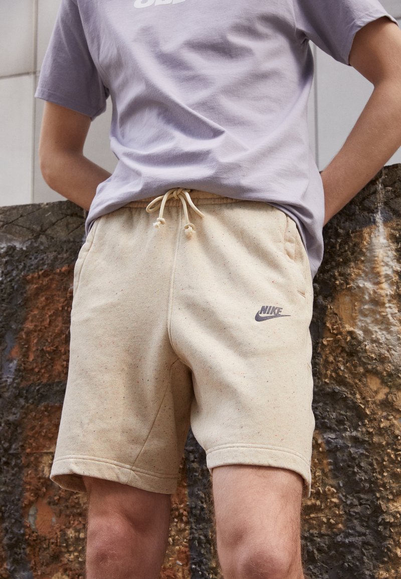 Nike Sportswear CLUB REVIVAL Shorts limestone/beige Zalando.at