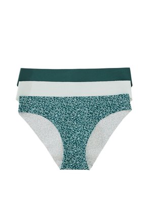 Trois paires de culottes pour femmes : une unie vert foncé, une unie vert clair et une avec un imprimé léopard teal. Tissu doux avec des ceintures élastiques.