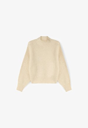 cremefarbener, gestrickter Pullover mit hohem Kragen, überschnittenen Schultern und gerippten Bündchen sowie Saum. Weiche Textur und entspannte Passform.
