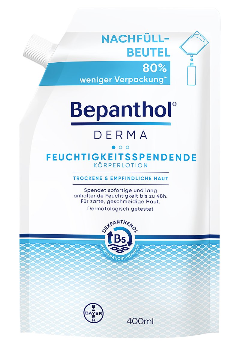 Bepanthol Derma Bodylotion Nachfüllpack, weiß mit blauer Schrift, verfügt über eine Ausgießöffnung für einfaches Dosieren und enthält 400 ml feuchtigkeitsspendende Lotion.