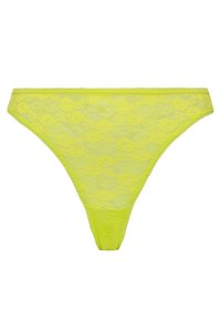 Zijdeachtige string in neon geel, met een bloemenpatroon, transparante textuur en een scalloped rand langs de tailleband en beenopeningen.