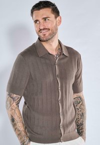 HALBARM - Hemd - khaki