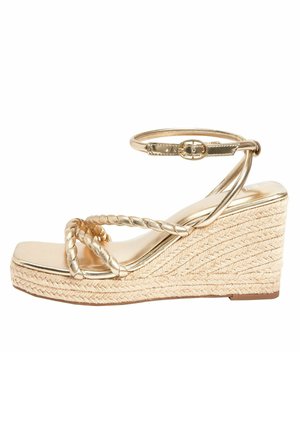 FOREVER COMFORT® SQUARE TOE ROPE WEDGES - Sandalias de cuña - gold