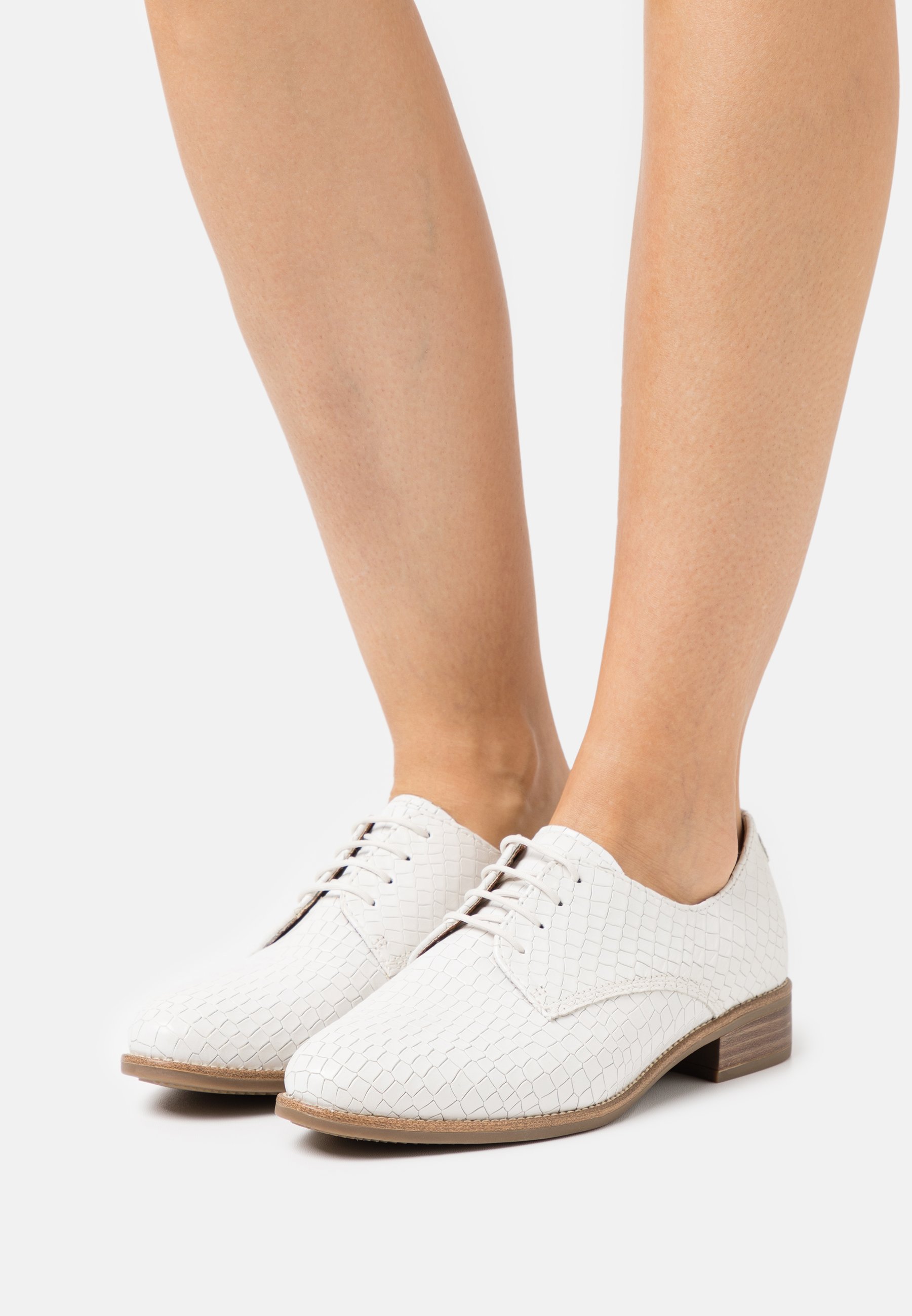 Veterschoenen | Tamaris | Wit | 1-1-23703-34 | Gratis levering | Ralet