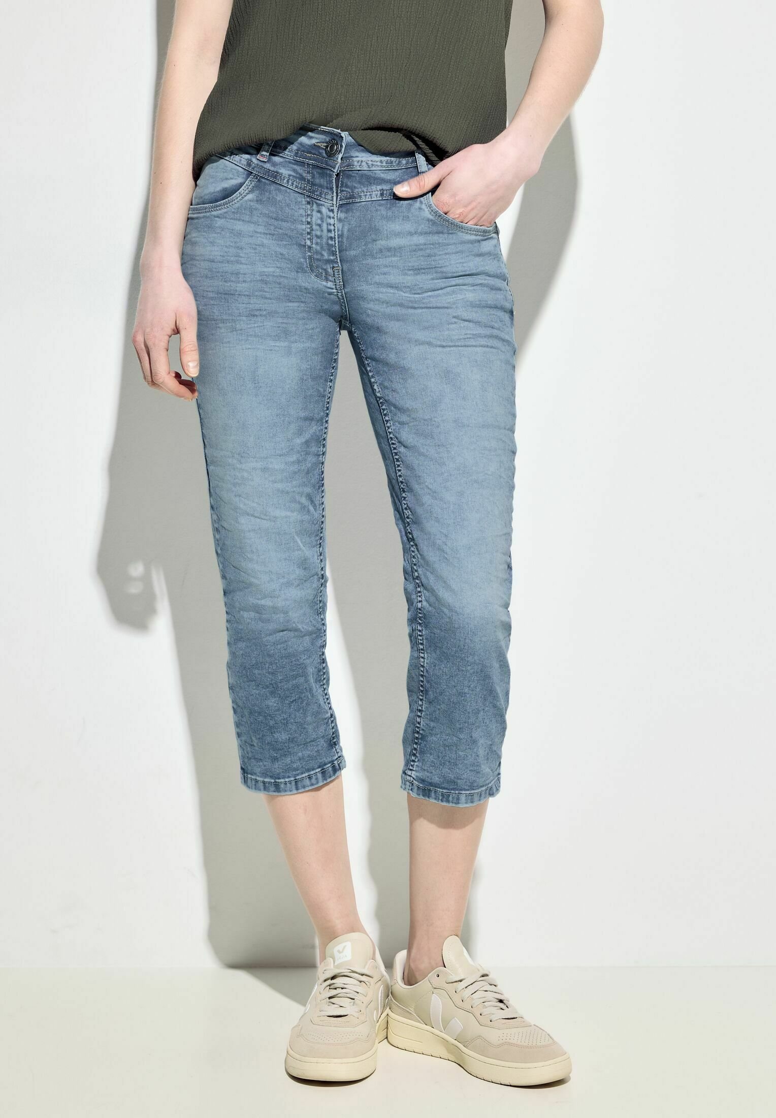 Cecil Jeans Donna, Modello Scarlett – Vestibilità Larga, Vita Media, Gamo Affusolate, Denim Comodo Elasticizzato, Ideale Per Il Daily Look