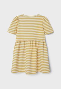 Gelbes und weiß gestreiftes Kleid mit kurzen Puffärmelchen, einem runden Halsauschnitt und einer gerafften Taille, aus weichem Baumwollmischgewebe.