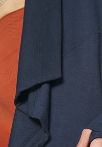 Athleta Mikina na zip - dark blue