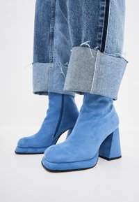Niet geselecteerd, blue