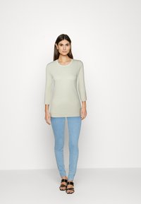 s.Oliver Maglietta a manica lunga - sage stripes
