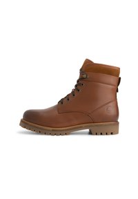 Bruine leren enkelboot met een gestructureerde bovenkant, ronde neus, vetersluiting, gevoerde kraag en een robuuste zool met traction details.