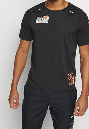 Triko s potiskem - black