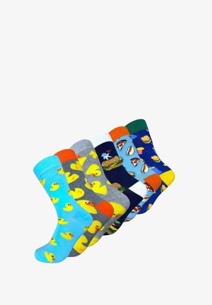 Siedem kolorowych skarpetek z wzorami gumowych kaczek, cheeseburgerów, pizzy, hot dogów, frytek i burgerów ułożonych w rzędzie.