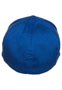 Cappellino blu con una finitura liscia e testurizzata, caratterizzato da una forma arrotondata e un bottone superiore cucito. Due fori di ventilazione su ciascun lato.