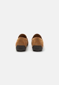Geox U SPHERICA EC - Mokasíny - toffee
