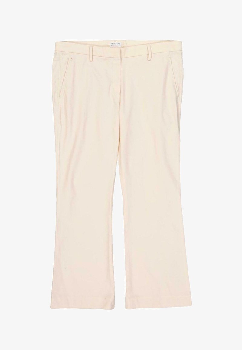 Pantalon beige à jambes droites, avec poches latérales, passants de ceinture et fermeture éclair à l'avant.