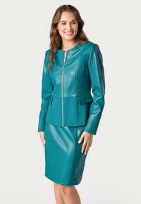 QUIOSQUE Bunda z nepravej kože - turquoise