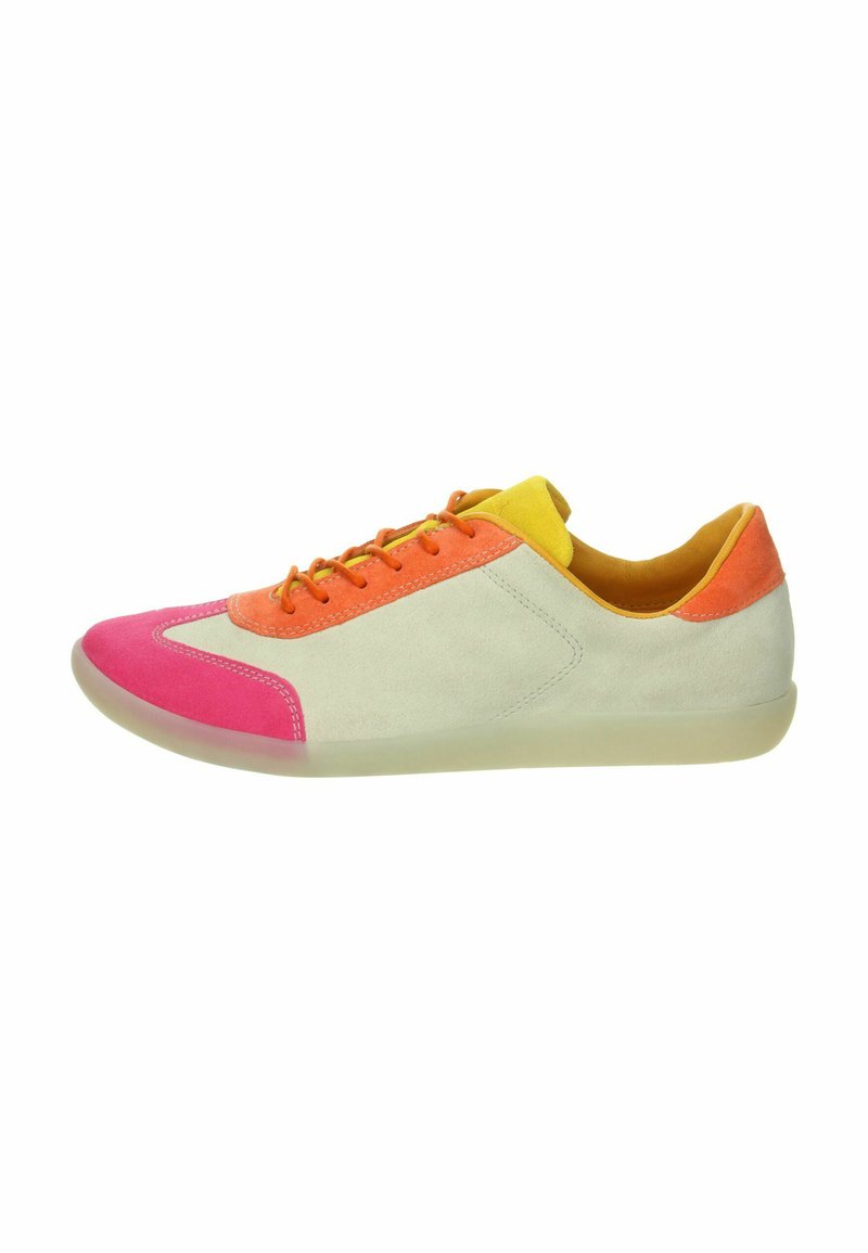 Sneaker colorato con tomaia beige, punta rosa, dettagli arancioni e gialli, e suola traslucida. Realizzato in suede e gomma.