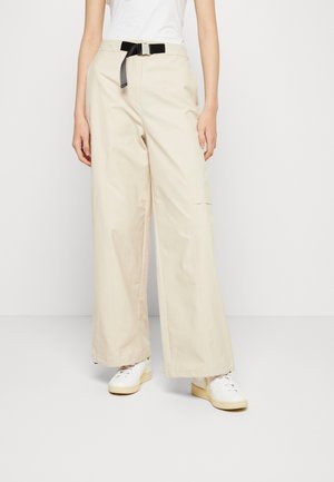 Kapsáče - off-white