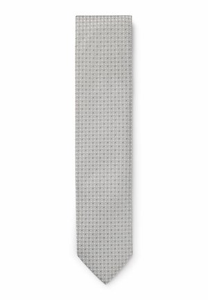 Cravatta grigio chiaro con un sottile motivo a quadretti, realizzata in tessuto intrecciato, posata su uno sfondo bianco.