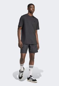 adidas Originals GFX  - Triko s potiskem - black