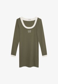 Избран, olive night