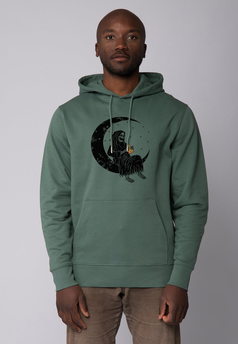 Hooded sweatshirt in gedempt groen katoen, met een grafisch ontwerp van een skeletfiguur op een halve maan die pizza vasthoudt. Voorzien van een kangoeroezak.