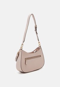 Guess NOELLE TOP ZIP SHOULDER BAG - Kézitáska - hellrose