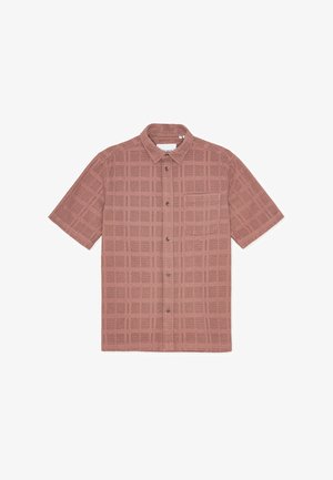 Chemise à manches courtes couleur rose poussière avec un motif en grille, fabriquée à partir d'un tissu texturé. Dispose d'un devant boutonné et d'une poche poitrine.