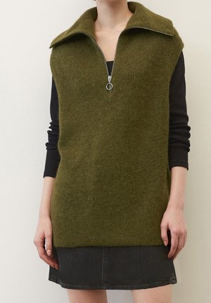 Top - green