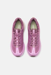 Merrell AGILITY PEAK 5 - Chaussures de running - mauve/fondant