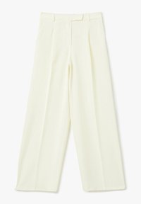 Pantaloni a gamba larga di un crema chiaro, caratterizzati da una texture liscia, pince frontali, tasche laterali e una vita standard.