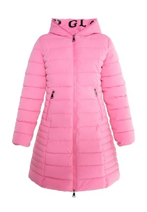 Cappotto imbottito rosa con zip frontale, texture a coste e cappuccio. Dotato di tasche laterali e di un logo sul colletto interno.
