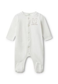 Body blanco para bebé, hecho de tela suave, con mangas largas, parte delantera con botones y un gráfico de un conejito con el texto "BENETTON" en el pecho.
