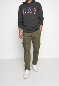 GAP Bluza z kapturem
