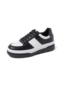 Sneaker in bianco e nero con una tomaia in pelle liscia, punta perforata, colletto imbottito e suola spessa in gomma con decorazioni rigate.