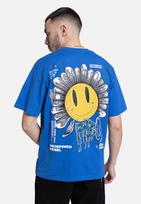 Redefined Rebel UNISEX TOBIAS - Camiseta estampada - princess blue