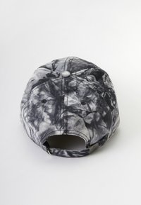 Thumbnail Image 2