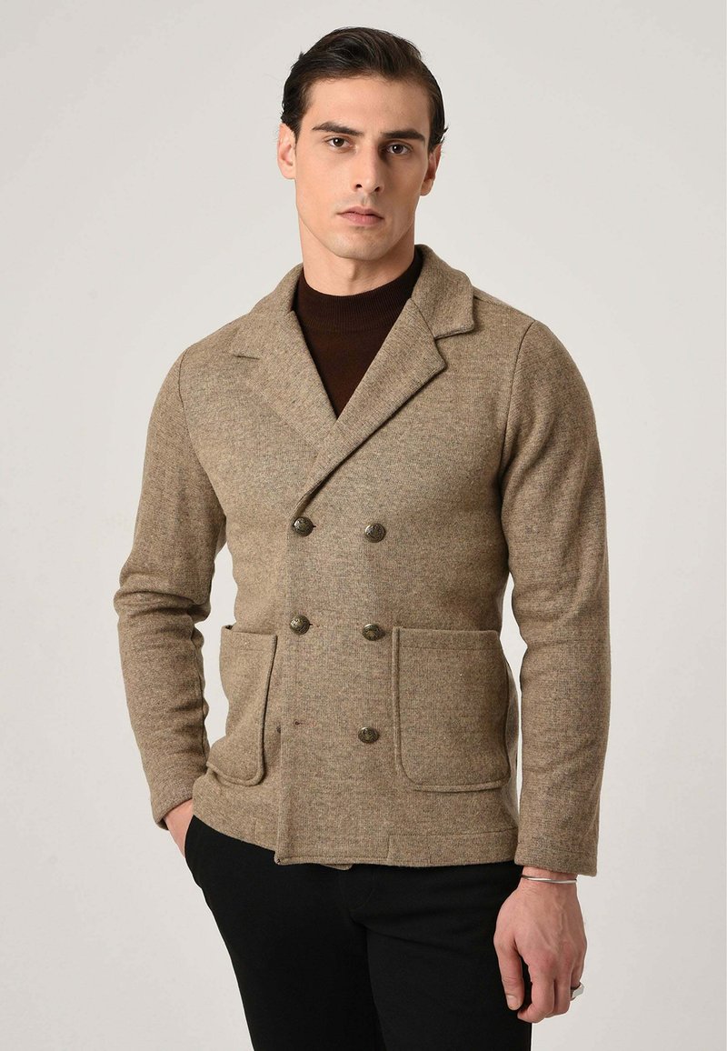 ANT Antioch Anthracite Double-Breasted Women's Coat - San José del Cabo