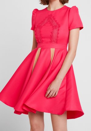 Koktejlové šaty / šaty na párty - red