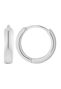 Orecchini a cerchio in argento con una superficie liscia e lucida, caratterizzati da un design aperto e una forma arrotondata. Apparentemente minimalisti e moderni.